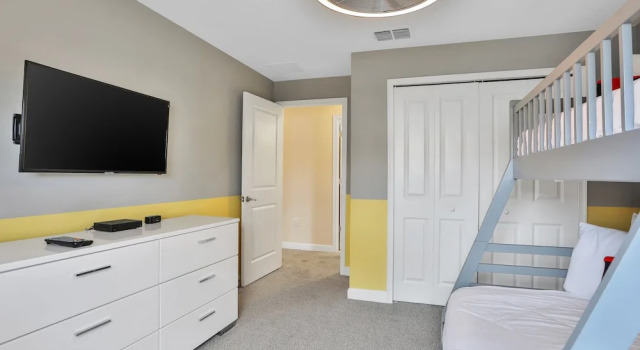 Modern Luxury Townhome With hot tub & Private Pool - Near Theme Parks, Varaa Lomakoti Huvilat kohteessa Florida, Villa