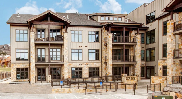 3793 Blackstone Drive Condo Unit 1G 2 Bedrooms 2.5 Bathrooms Condo
