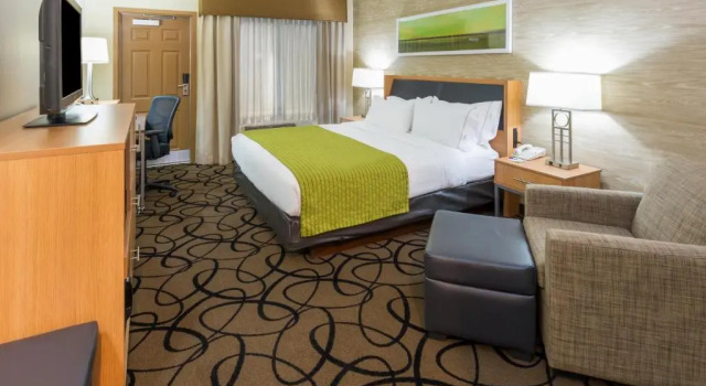 Номер Standard Holiday Inn Express Hotel and Suites - Henderson by IHG