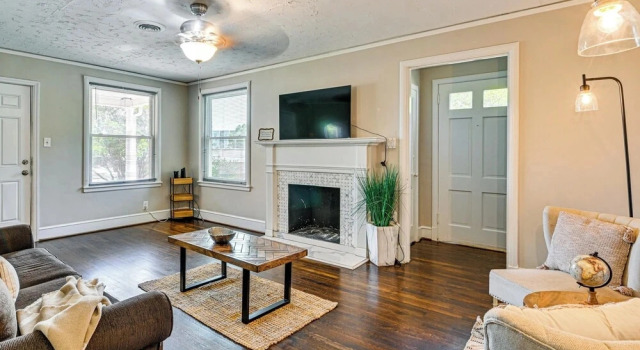 Charlotte Home 2 Mi to Center City: Free Parking!