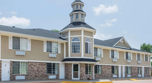 Кровать в общем номере Super 8 by Wyndham Arkansas City KS
