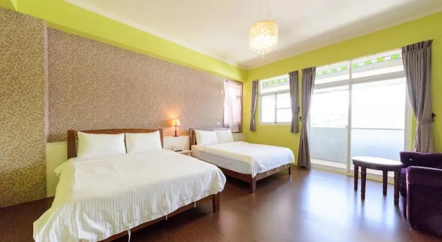 Четырёхместный номер Classic с балконом Maji Homestay