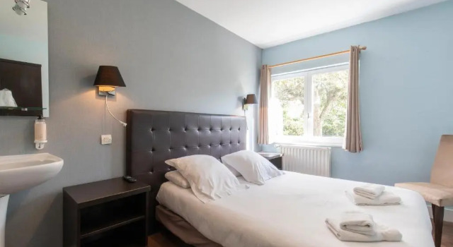 Люкс Hôtel les Sables d'Or