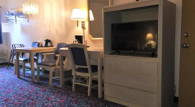 Четырёхместный номер Deluxe Cedar Motor Inn