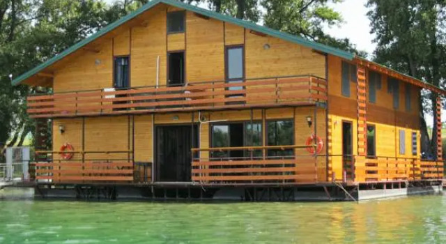 Номер Standard San Art Floating Hostel & Apartments