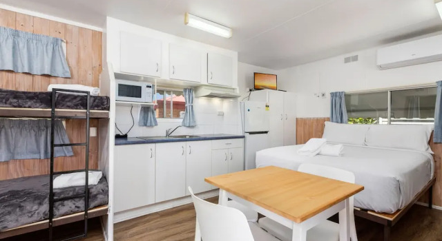 Номер Economy с балконом Pyramid Holiday Park