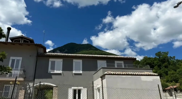 Apartment in Esanatoglia Near Apennines Trails, Rezervovat Apartmán  