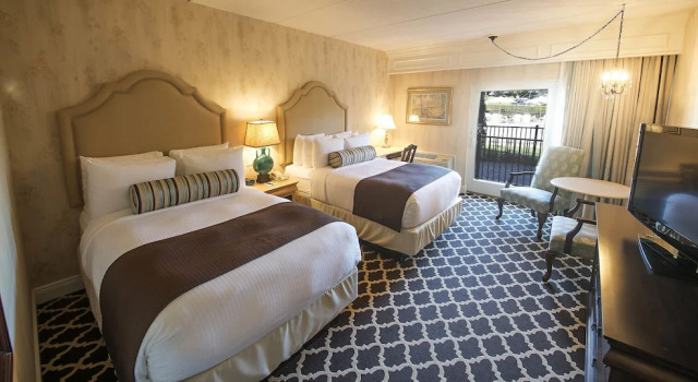 Четырёхместный номер Deluxe Molly Pitcher Inn