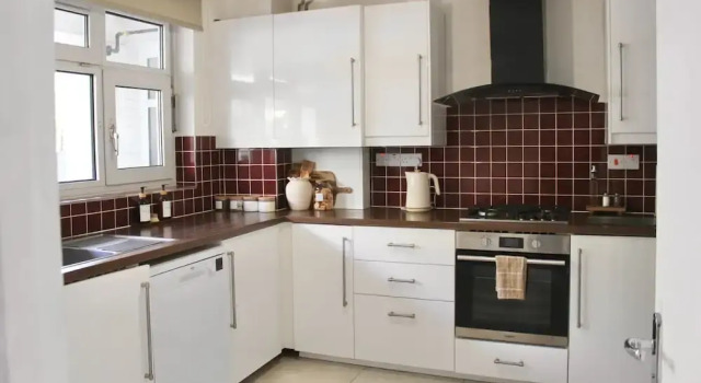 Elysian Nights-Palm Garden in Central London- 2 WC, Забронировать Гостевой дом Гостевые дома Лондона, рядом с Troxy, Гостевой дом