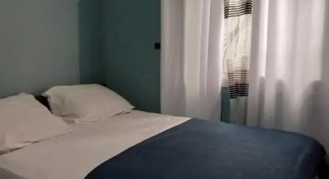 Chambre Privée, Boek Hotel Douala Wouri
