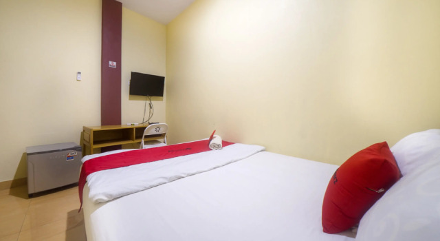 RedDoorz near TVRI Gorontalo, Prenota Hotel Telaga Gorontalo