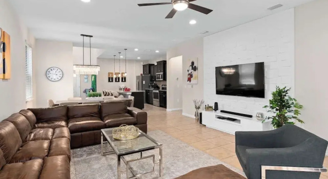 Family Fun Retreat Near Disney With Game Room & Themed Bedrooms