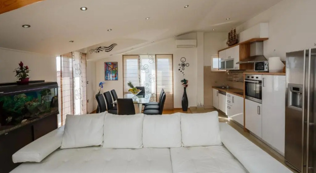 Апартаменты с 4 комнатами с видом на море Apartments Selak