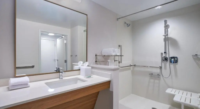 Четырёхместный номер Standard Fairfield by Marriott Inn & Suites Hagerstown