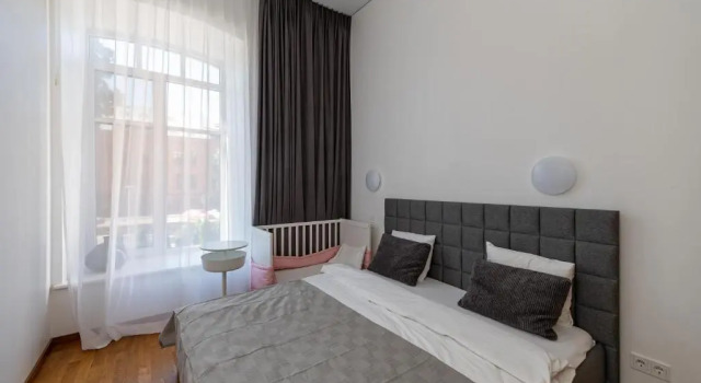 Апартаменты Bibliotheque 1BD Apartment by Hostlovers