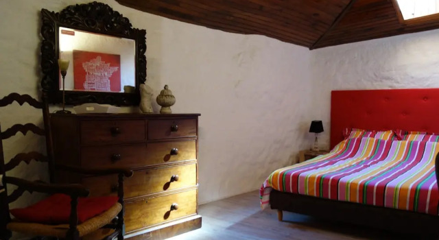 Modern holiday home with swimming pool, Prenota Casa vacanze Hotel a Alvernia con parcheggio, Parcheggio