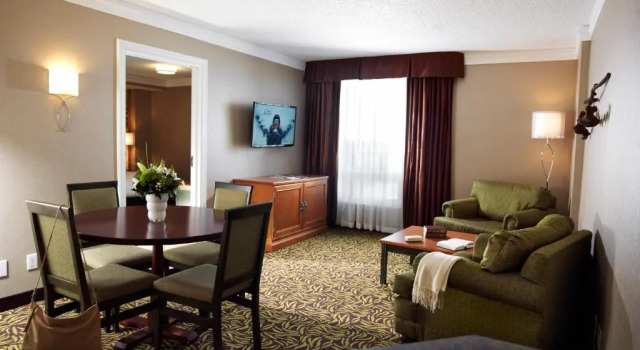 Люкс Deluxe Varscona Hotel on Whyte