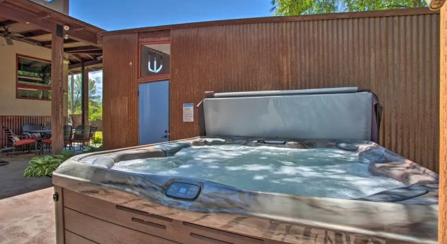Коттедж с 4 комнатами с балконом Moab Getaway w/ Ample Parking, Walk to Main Street