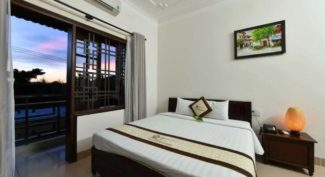 Двухместный номер Deluxe с балконом Bach Dang Hoi An Hotel