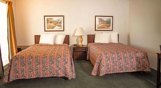 Четырёхместный номер Standard Wayfarer Inn Woodward