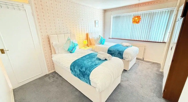 Коттедж Homey 4 bedroom house for large groups