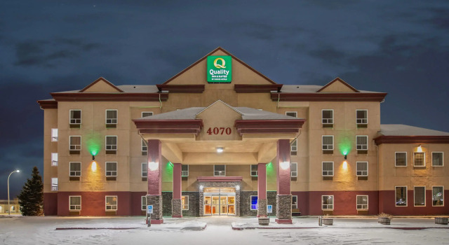 Quality Inn & Suites Lethbridge, Rezerwuj Hotel Hotele w Southern Alberta z parkingiem, Parking