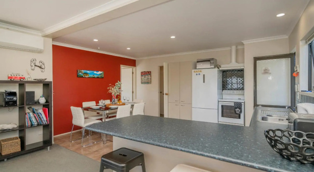 Surf Stay - Whitianga Holiday Home