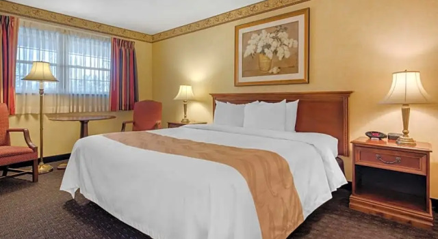 Номер Standard с видом на горы Quality Inn Breeze Manor