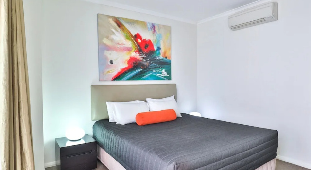 Студия Indulge Apartments - Ontario