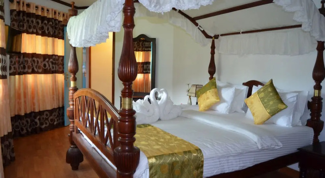 Golden Grove Villa