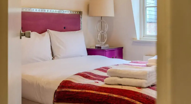 Коттедж Beautiful Three Bedroom House in West London