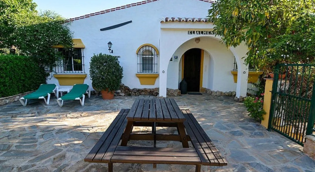 Villa El Almendro, Забронировать Вилла Отели провинции Малаги с бассейном, Бассейн