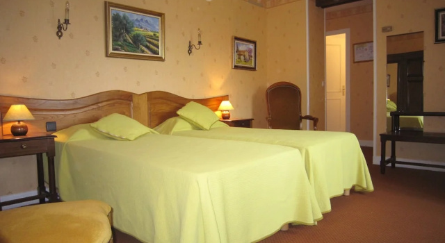 Superior Twin room Hostellerie de la Bouriane