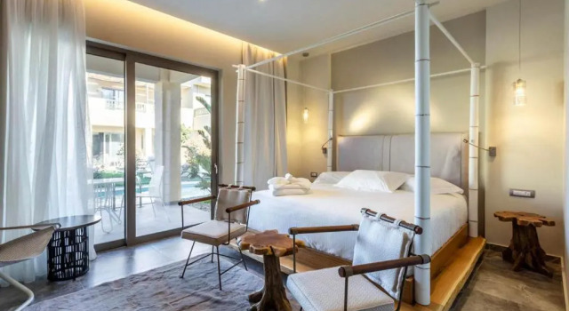 Двухместный номер Deluxe с видом на сад Elysian Luxury Hotel and Spa