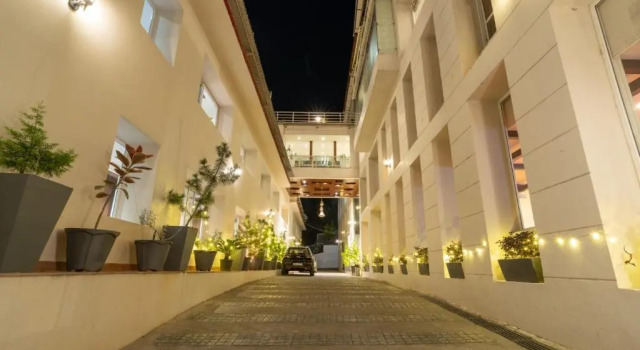 Indraprastha Spa Resort, Забронировать Курортный отель Отели штата Химачал-Прадеш 4 звезды, 4*