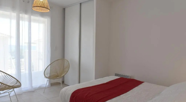 Residence Marina di Bravone - appartement 8 personnes RDC N5-6, Rezervasyon Daire Upper Corsica otoparklı oteller, Otopark
