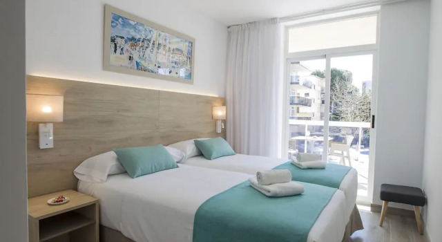 Апартаменты Superior c 1 комнатой с балконом и с красивым видом из окна Aparthotel Cye Holiday Centre