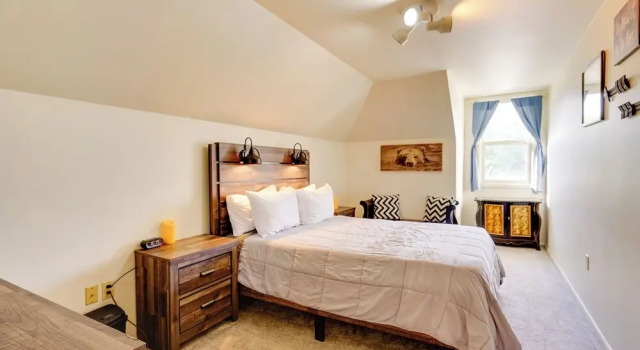 Central Duplex w/ Patio ~ Half-mi to Fairmont Park