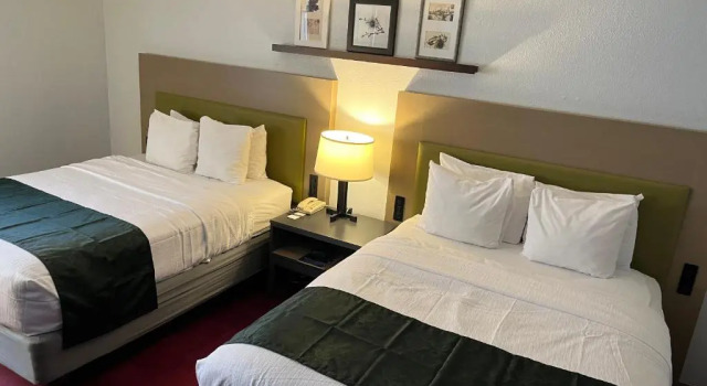 Четырёхместный номер Standard Pictured Rocks Inn and Suites