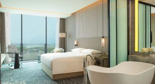 Двухместный номер Deluxe с видом на озеро Renaissance Suzhou Wujiang Hotel