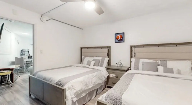 Daytona Hawaiian Inn 431, Забронировать Дом для отпуска Дейтона-Бич Daytona Beach Area, рядом с Церковь для автомобилей в Дейтона-Биче