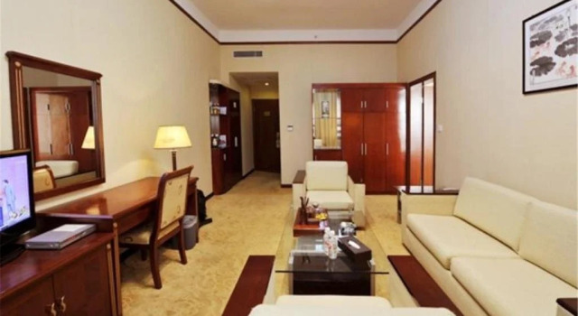 Hongji Hotel Langshan, Book Hotel Hoteller i Shaoyang med pool, Swimmingpool