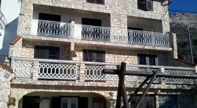 Apartmani Vesna, Prenota Hotel Hotel a Isole Quarnerine con parcheggio, Parcheggio