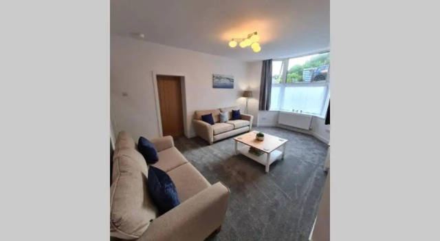 Beautiful Seaside Apartment With Parking