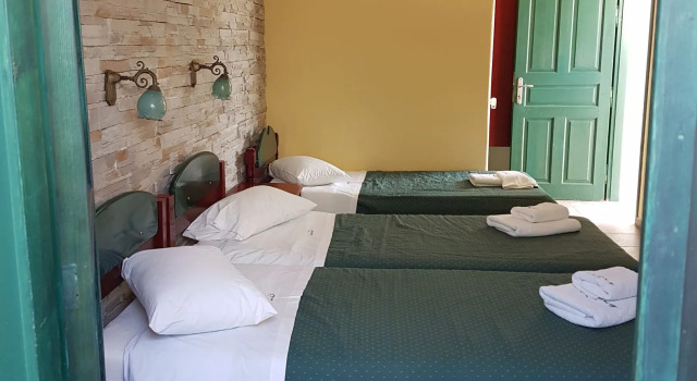 Трёхместный номер Standard Hotel Naxos Beach
