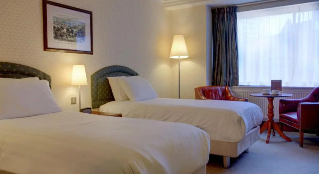 Четырёхместный номер Standard Best Western Plough and Harrow Hotel