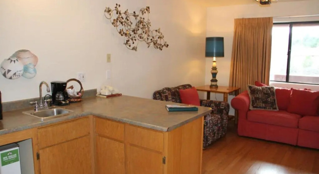 Четырёхместный люкс Sedona Village Lodge
