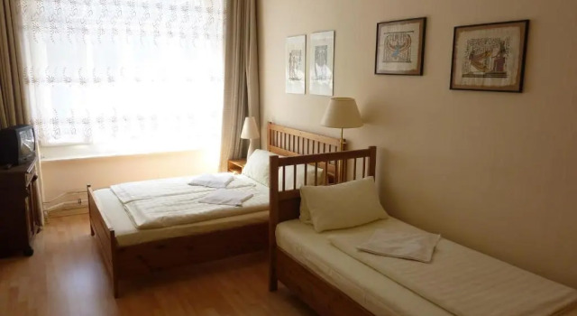 Трёхместный номер Standard Hotel Pension Waizenegger am Kurfürstendamm