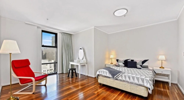 Deluxe Sydney Central Penthouse with Pool and Gym, Забронировать Отель Сидней Sydney Region, рядом с Daily Telegraph Home Improvement Expo