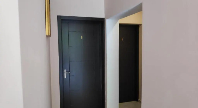 Четырёхместный номер Standard с балконом Hotel Likani Vip Hall